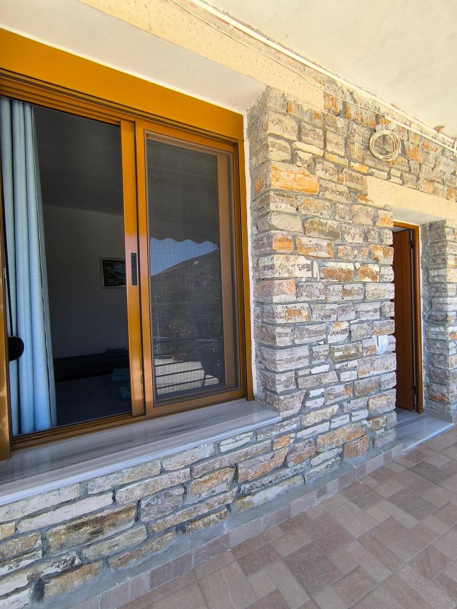 Kaful Apartments Qeparo Exterior photo